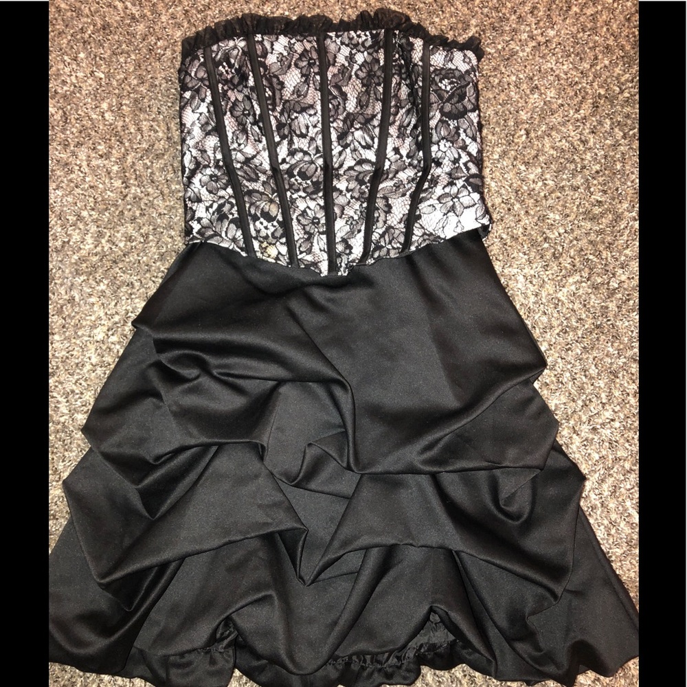 White/Black Lace/Black Homecoming/Prom dress